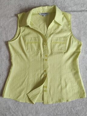 Marie Claire | Size M Yellow-Green Button-Front Tank
